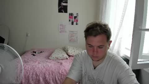 Snapshot of kesh_mne chatting on 06.18.26 kesh_mne online show from 06.18.26