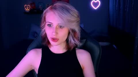 Snapshot of keti_moon chatting on 06.17.26 Keti 3 online show from 06.17.26