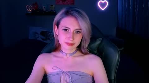Snapshot of keti_moon chatting on 06.19.26 Keti 3 online show from 06.19.26