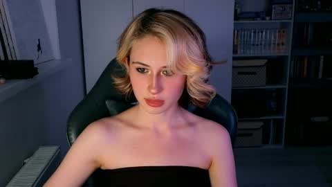 Snapshot of keti_moon chatting on 08.05.26 Keti 3 online show from 08.05.26
