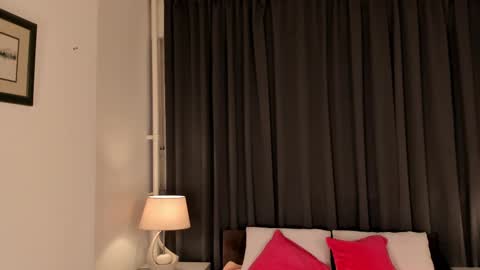 Snapshot of kettybelly chatting on 02.13.25 kettyIm a simple girl who likes gifts Lovense is activeThere are legends that in this room all your wish can come true online show from 02.13.25