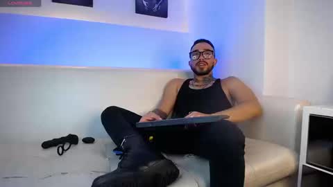 Snapshot of keviin_wolf chatting on 09.18.25 Keviin online show from 09.18.25