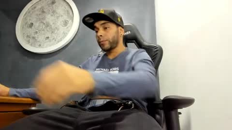 Snapshot of kevin_bronx chatting on 10.12.25 Kevin online show from 10.12.25