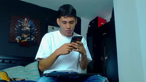 Snapshot of kevin_marlon chatting on 03.06.25 Kevin y marlon online show from 03.06.25