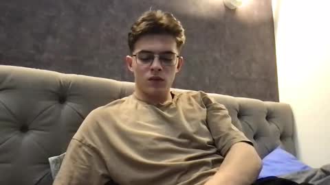 Snapshot of kevin_o8 chatting on 01.04.25 kevinsport online show from 01.04.25