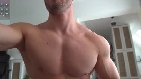 Snapshot of kevinandresxx chatting on 11.06.25 Kevin online show from 11.06.25