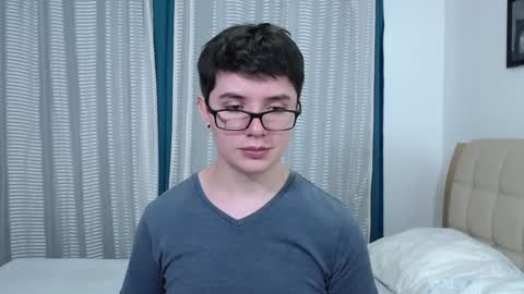 Snapshot of kevinhunts chatting on 10.14.25 Kevin online show from 10.14.25