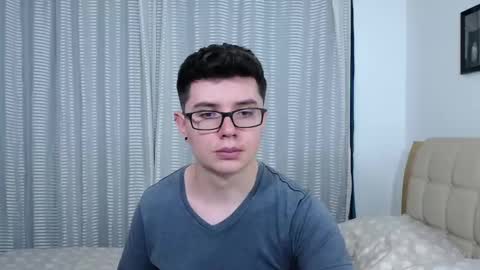 Snapshot of kevinhunts chatting on 11.02.25 Kevin online show from 11.02.25