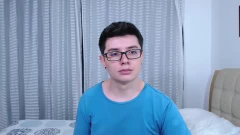 Snapshot of kevinhunts chatting on 11.16.25 Kevin online show from 11.16.25