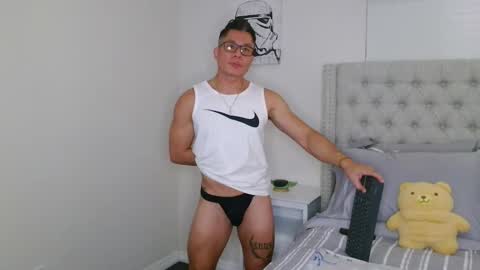 Snapshot of kevinkham chatting on 10.17.25 kevinkham online show from 10.17.25