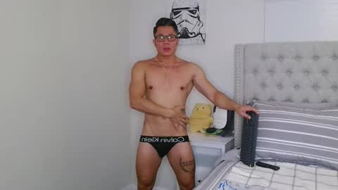 Snapshot of kevinkham chatting on 10.23.25 kevinkham online show from 10.23.25