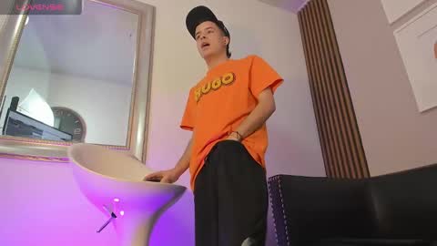 Sexy  Hot Kevin online show from 10.21.25