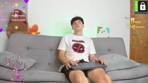 Snapshot of kevinxlvx chatting on 10.27.25 kevin and ottis online show from 10.27.25