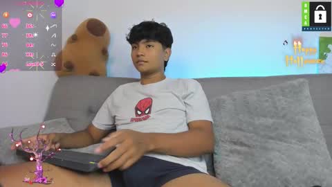 Snapshot of kevinxlvx chatting on 10.28.25 kevin and ottis online show from 10.28.25