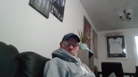 Snapshot of kevlooking4sez chatting on 01.04.25 kevlooking4sez online show from 01.04.25