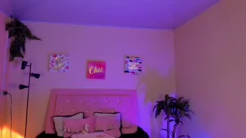 Snapshot of keyla_roberts_ chatting on 01.30.25 Adhara. Help me reach 100 likes online show from 01.30.25