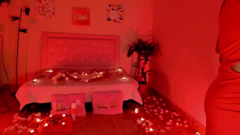 Snapshot of keyla_roberts_ chatting on 02.14.25 Adhara. Help me reach 100 likes online show from 02.14.25