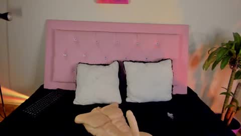 Snapshot of keyla_roberts_ chatting on 02.16.25 Adhara. Help me reach 100 likes online show from 02.16.25