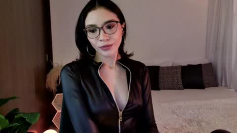 Keyla online show from 12.19.24