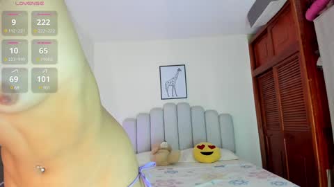 Snapshot of keylly_cute chatting on 12.19.24 keylly online show from 12.19.24