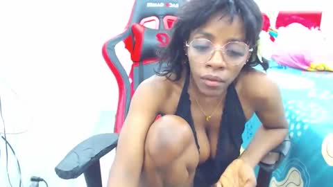 Sandy Saenz online show from 01.22.25