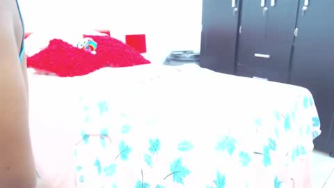 Sandy Saenz online show from 02.04.25