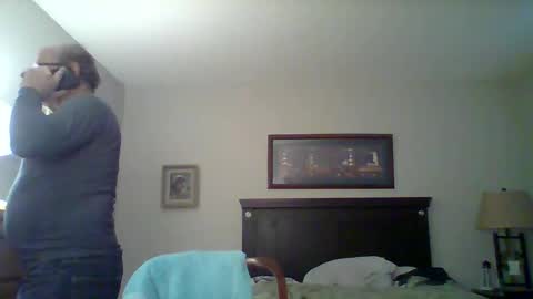 Snapshot of kfries chatting on 02.20.25 Kent online show from 02.20.25