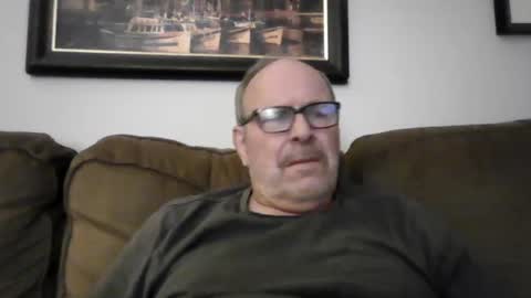 Snapshot of kfries chatting on 10.17.25 Kent online show from 10.17.25