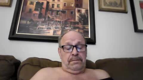 Snapshot of kfries chatting on 10.20.25 Kent online show from 10.20.25