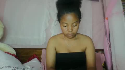 Snapshot of khaissa chatting on 04.25.26 khaissa online show from 04.25.26
