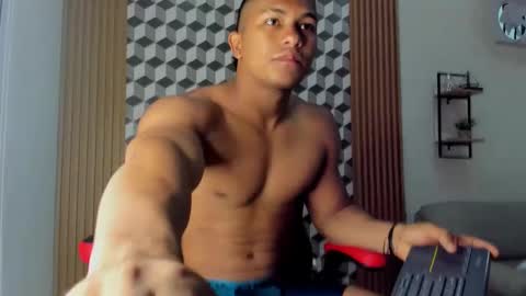 Snapshot of khen_west1 chatting on 03.02.25 khen_west1 online show from 03.02.25