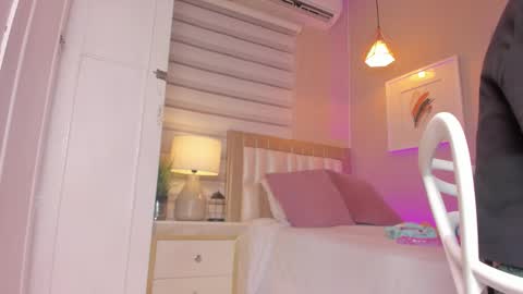 Snapshot of khloe_sweeet chatting on 09.09.25 khloe_sweeet online show from 09.09.25