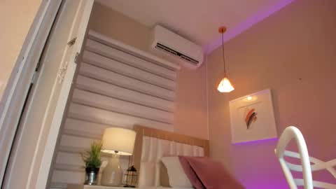 Snapshot of khloe_sweeet chatting on 09.10.25 khloe_sweeet online show from 09.10.25