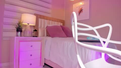 Snapshot of khloe_sweeet chatting on 09.11.25 khloe_sweeet online show from 09.11.25