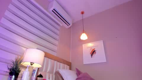 Snapshot of khloe_sweeet chatting on 10.07.25 khloe_sweeet online show from 10.07.25