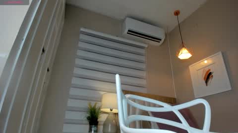 Snapshot of khloe_sweeet chatting on 10.11.25 khloe_sweeet online show from 10.11.25