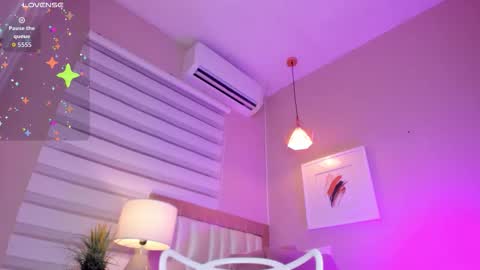 Snapshot of khloe_sweeet chatting on 10.23.25 khloe_sweeet online show from 10.23.25