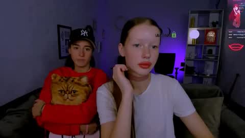 Snapshot of khloebeauty chatting on 10.09.25 khloebeauty online show from 10.09.25