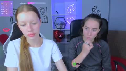 Snapshot of khloebeauty chatting on 10.13.25 khloebeauty online show from 10.13.25