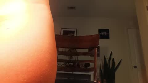 Snapshot of khloeexoxo chatting on 09.29.25 Khloe online show from 09.29.25