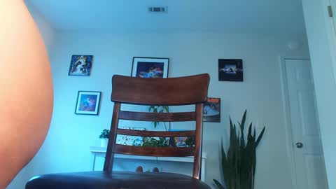 Snapshot of khloeexoxo chatting on 09.30.25 Khloe online show from 09.30.25