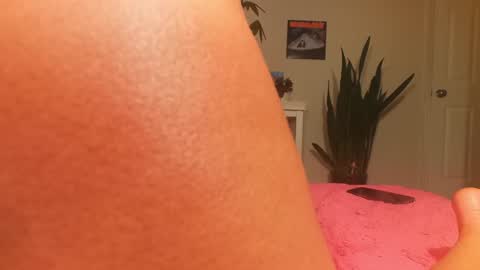 Snapshot of khloeexoxo chatting on 10.22.25 Khloe online show from 10.22.25