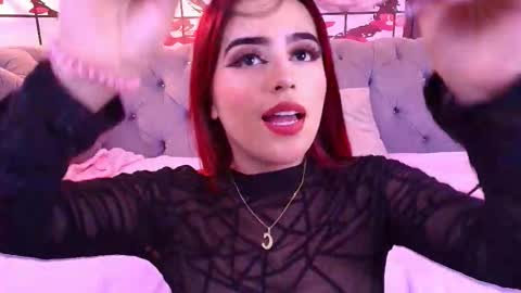 Snapshot of khloejohnson chatting on 10.04.25 khloejohnson online show from 10.04.25