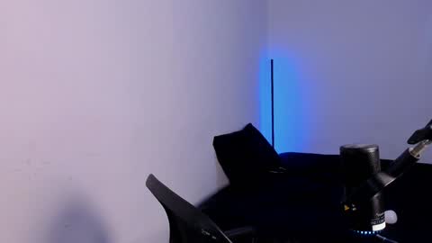 khozler_ online show from 12.19.24