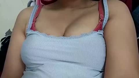 Snapshot of khushisinghh chatting on 01.11.25 khushisinghh online show from 01.11.25