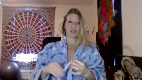 KELLYWILDNNOUT online show from 12.11.24