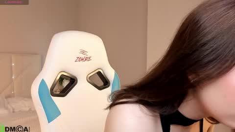 Snapshot of ki_wizz chatting on 04.27.26 Ellie online show from 04.27.26