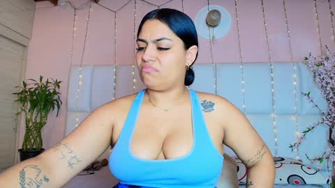 Snapshot of kiana_cream chatting on 01.23.25 N M online show from 01.23.25