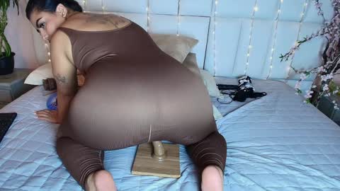 Snapshot of kiana_cream chatting on 01.25.25 N M online show from 01.25.25