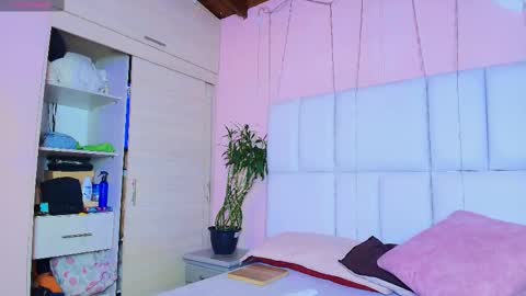 Snapshot of kiana_cream chatting on 03.03.25 N M online show from 03.03.25